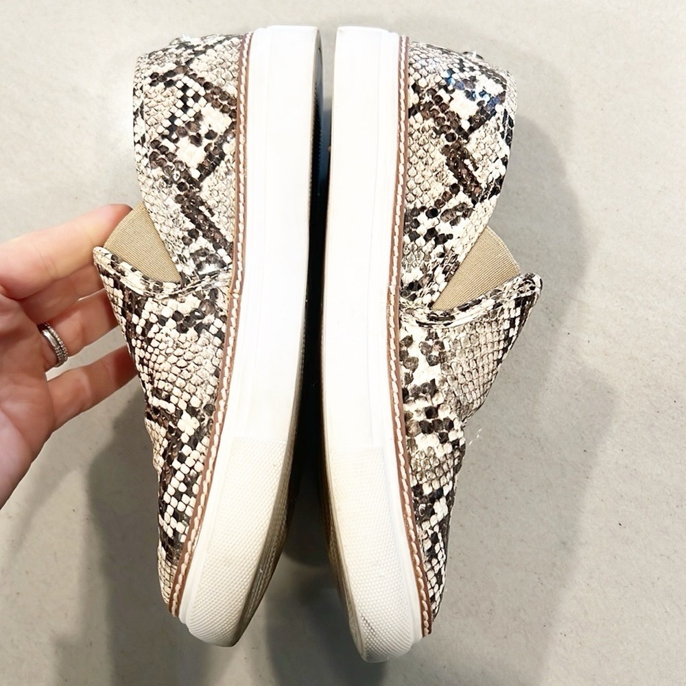 Steve Madden Women's Jalia Reptile Snakeprint Sip On Sneakers Loafers Size 6 - Picture 2 of 10